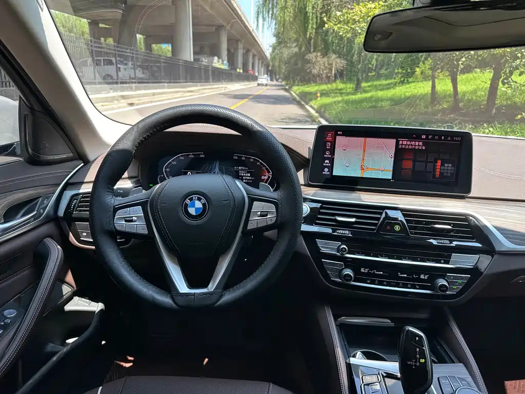 BMW 5 Series 2023 — фото 12