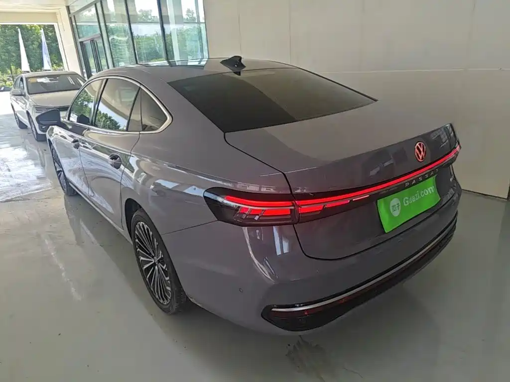 Volkswagen Passat 2024