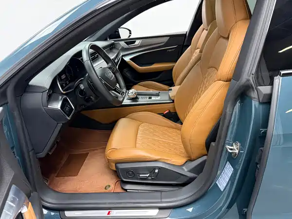 Audi A7L 2022