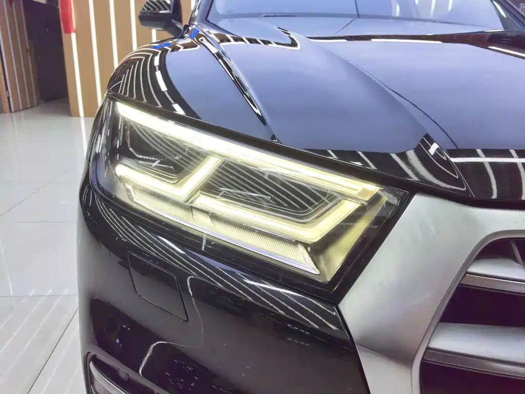 Audi Q5L 2019 — фото 15