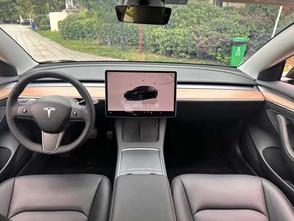 Tesla Model 3 2022 — фото 11