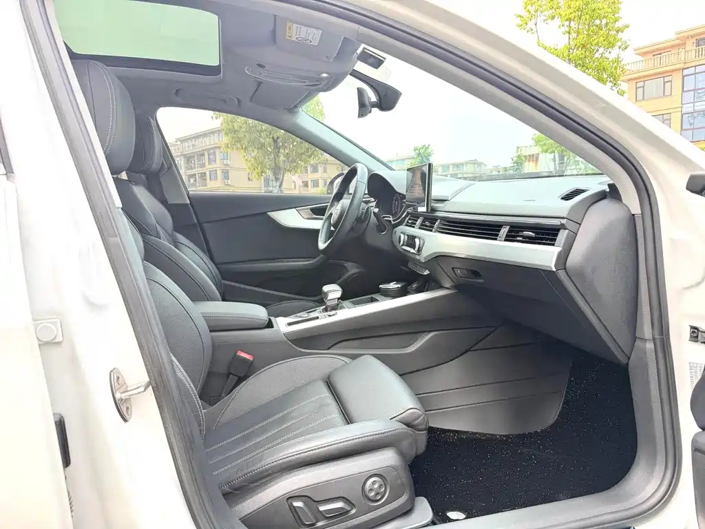 Audi A4L 2021