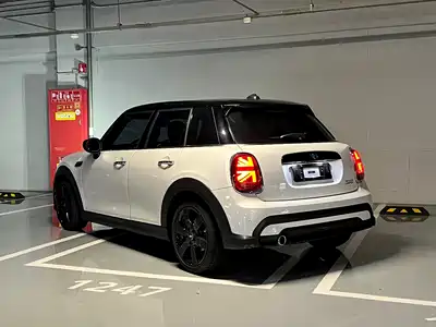 MINI MINI 2023