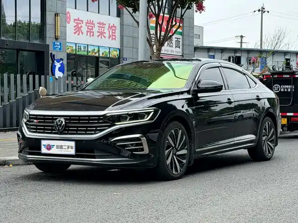 Volkswagen Passat 2023