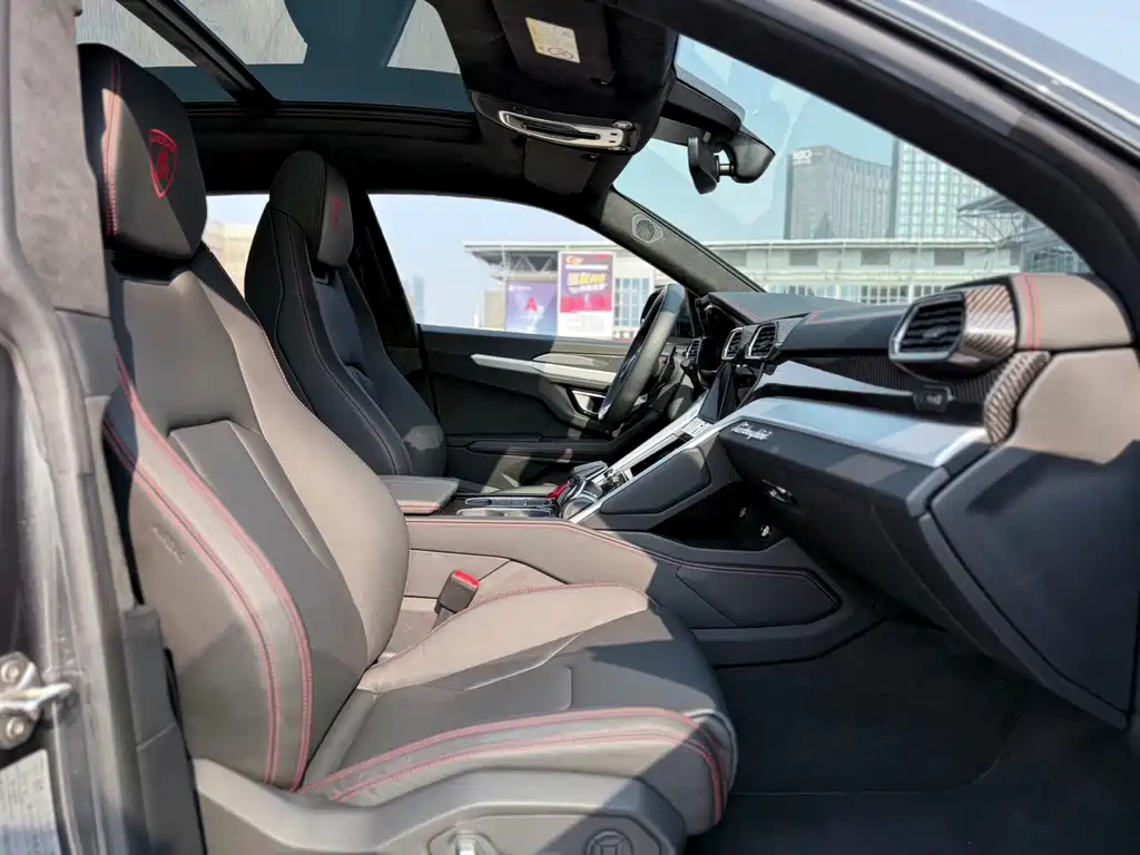 Lamborghini Urus 2019 — фото 19