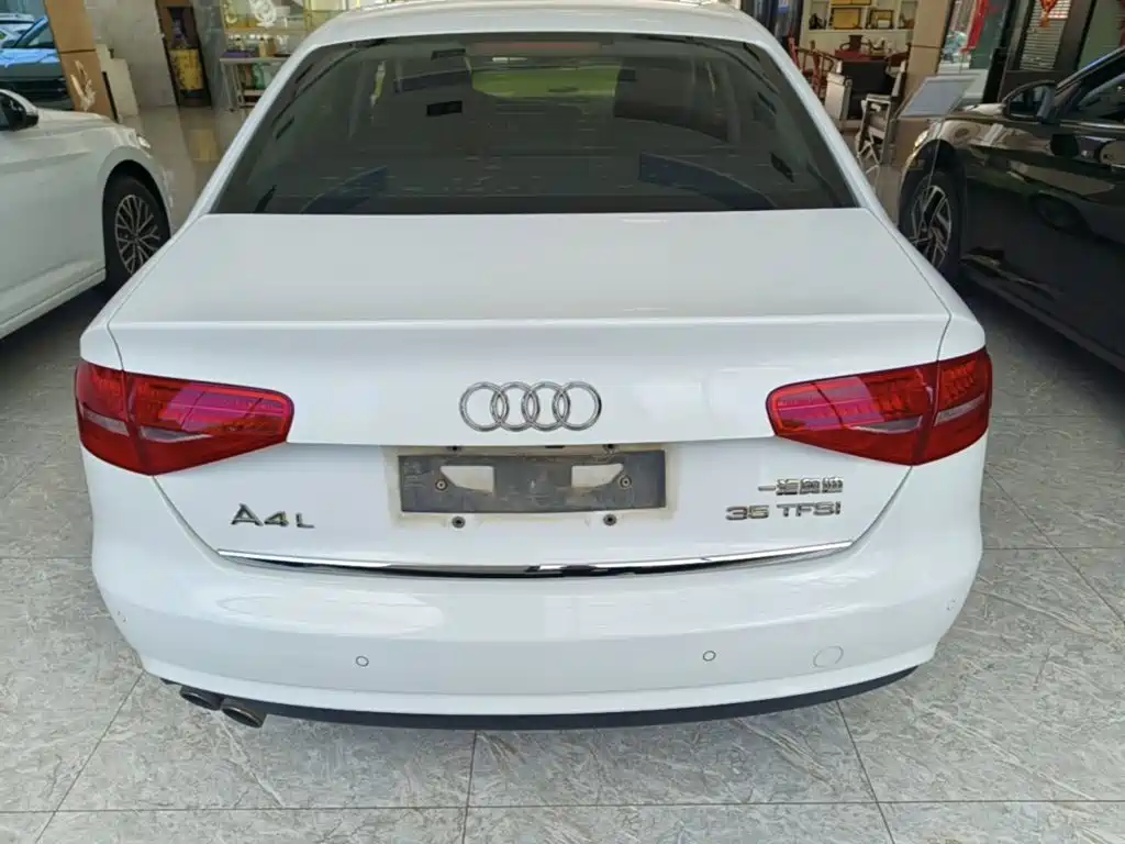 Audi A4L 2016