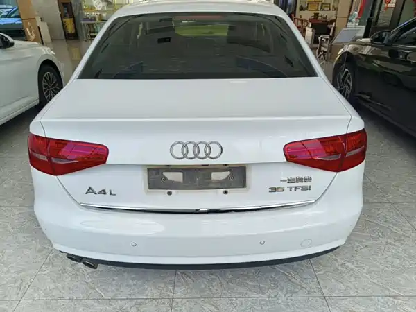 Audi A4L 2016