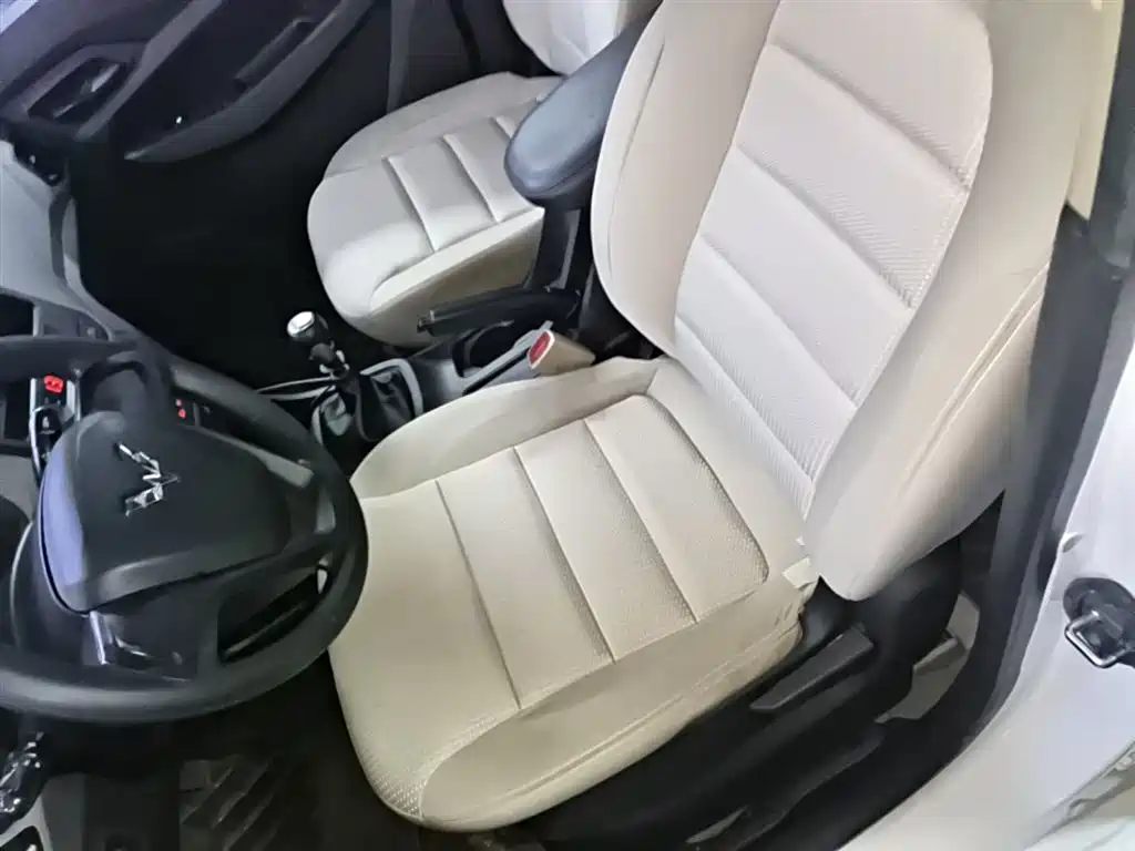 Wuling Hongguang 2019 — фото 15