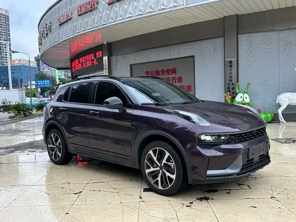 Lynk & Co 01 EM-P 2021