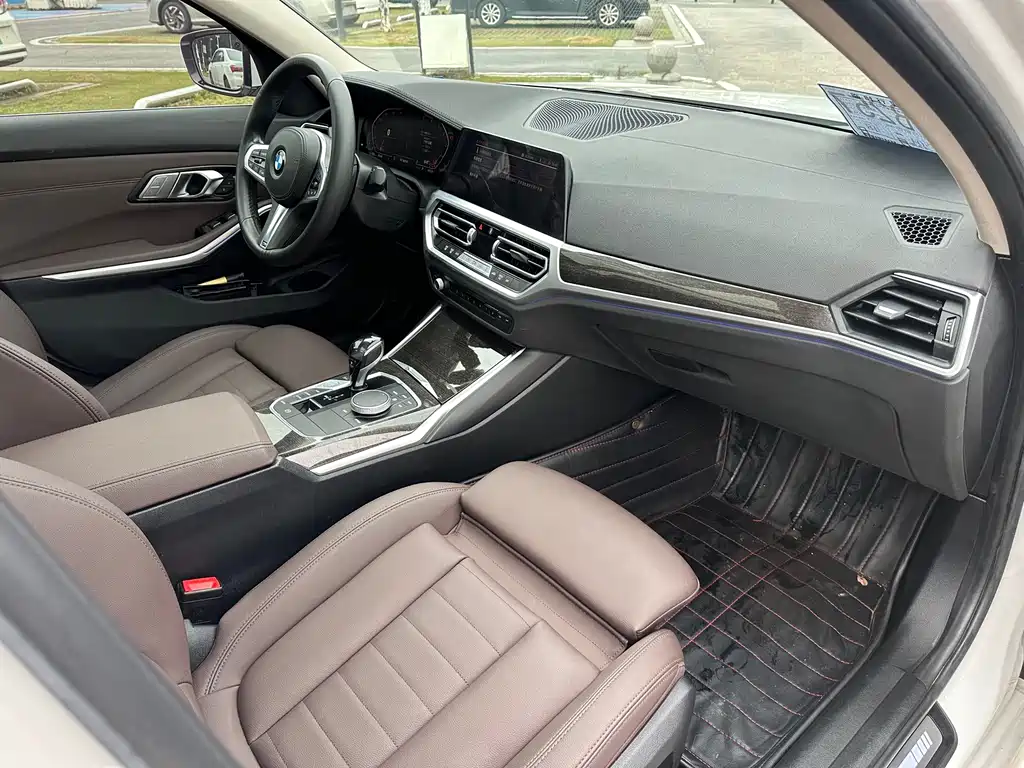 BMW 3 Series 2022 — фото 19