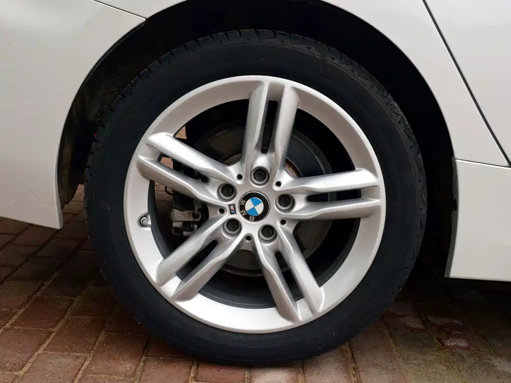 BMW 1 Series 2021 — фото 14