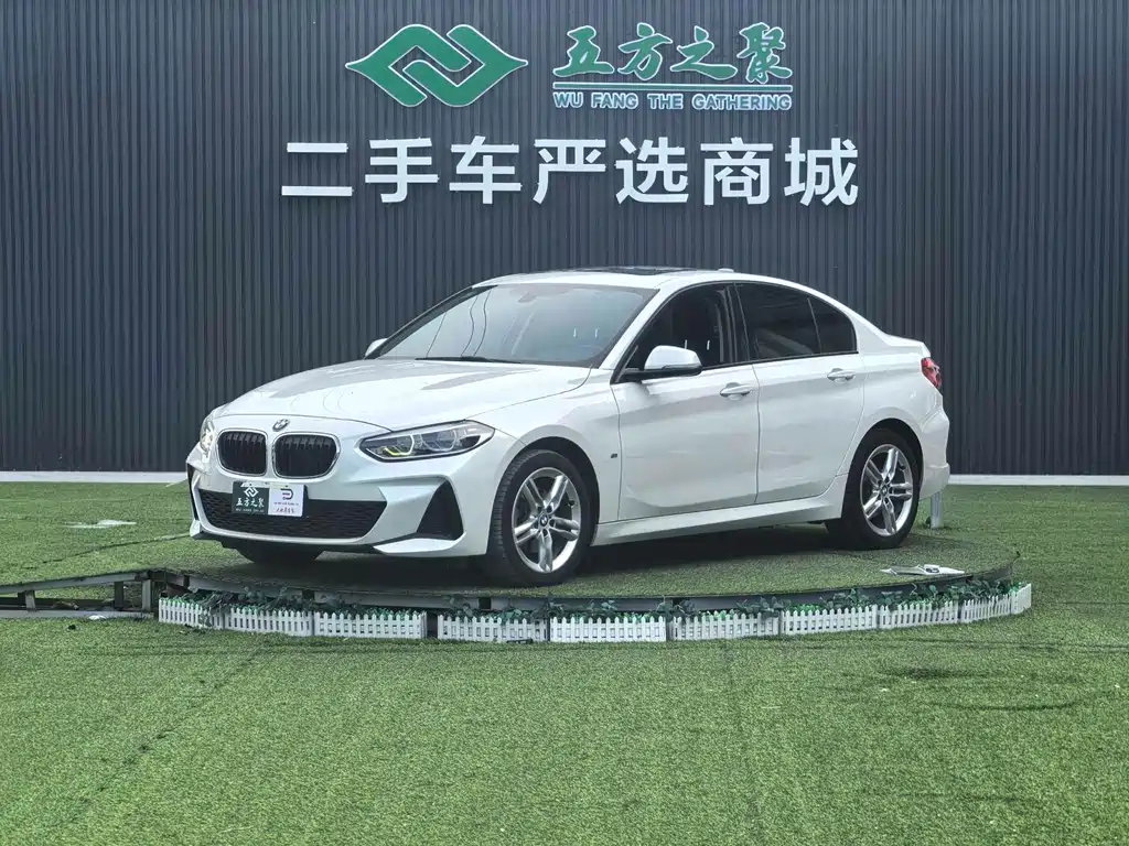 BMW 1 Series 2019 — фото 1