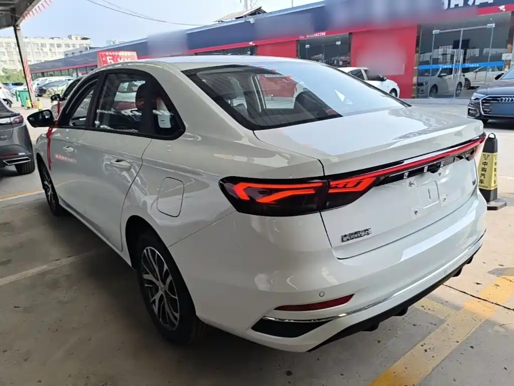 Geely Emgrand 2026