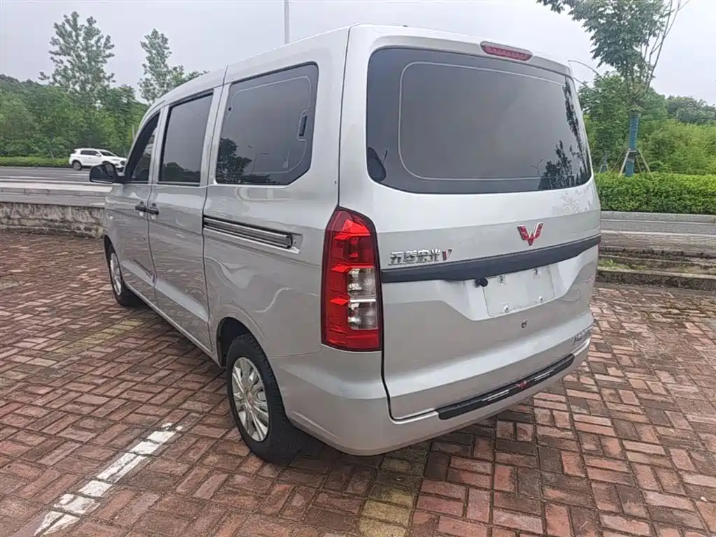 Wuling Hongguang V 2019 — фото 23