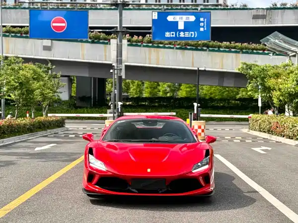 Ferrari F8 2023