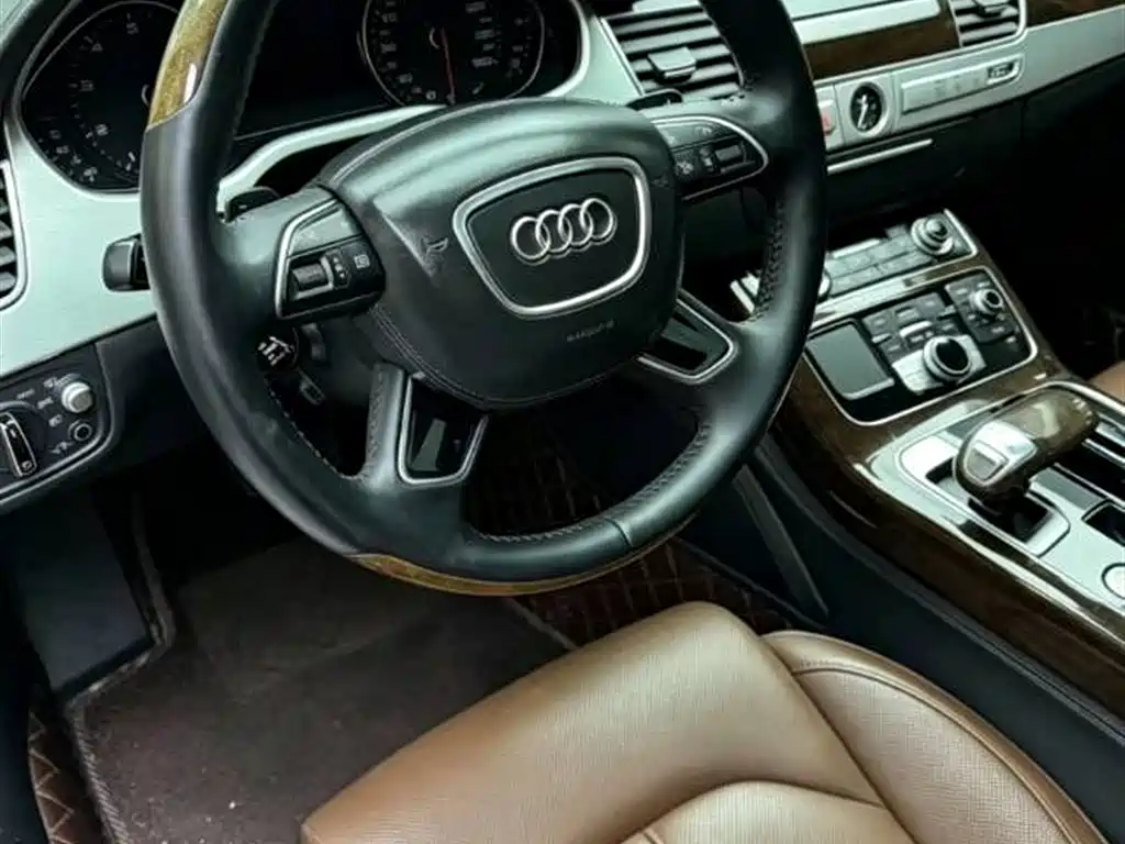 Audi A8 2016 — фото 6