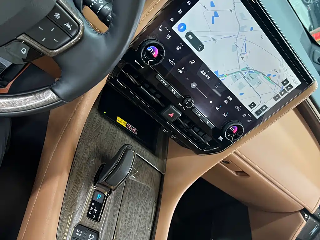 Toyota Alphard 2024 — фото 24