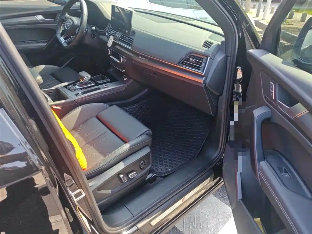 Audi Q5L 2023 — фото 20