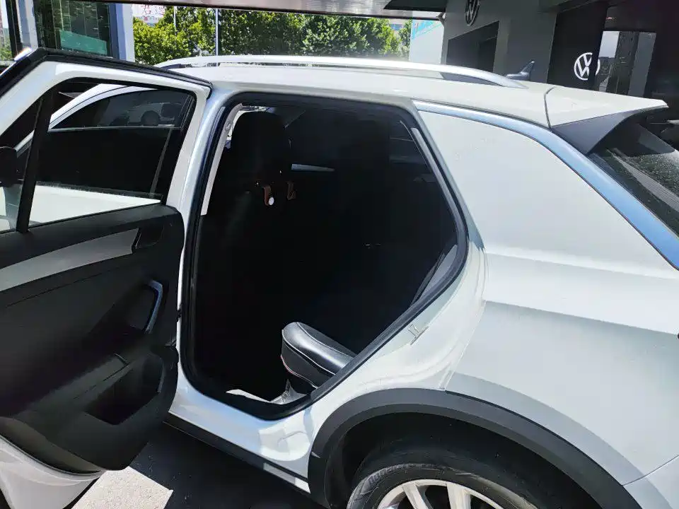 Volkswagen T-Roc 2023
