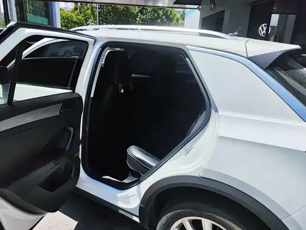 Volkswagen T-Roc 2023