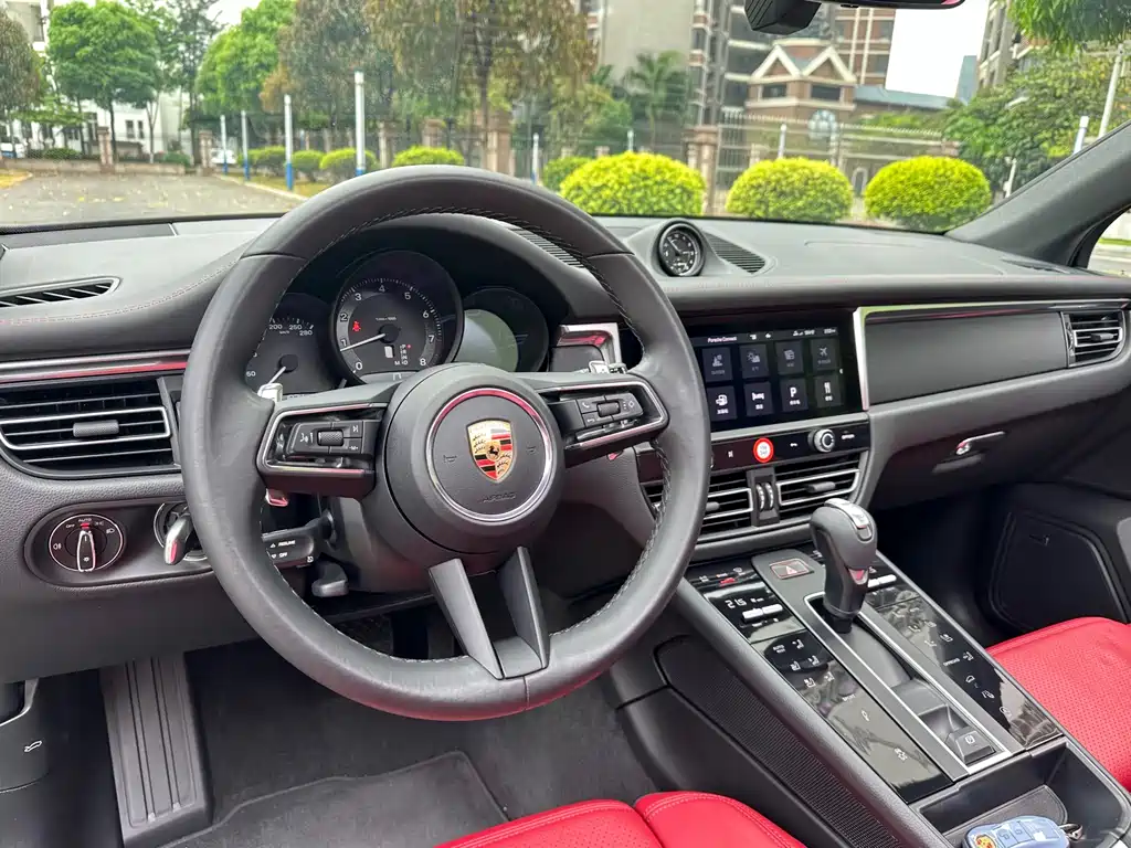 Porsche Macan 2023 — фото 12