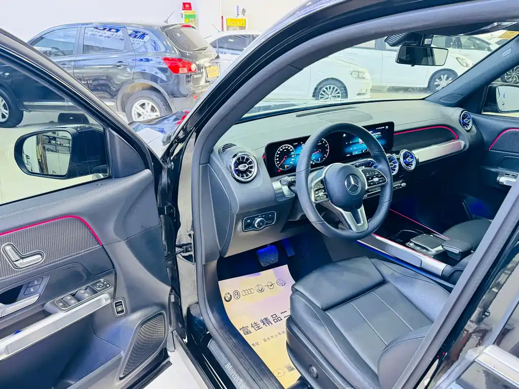 Mercedes-Benz GLB 2021
