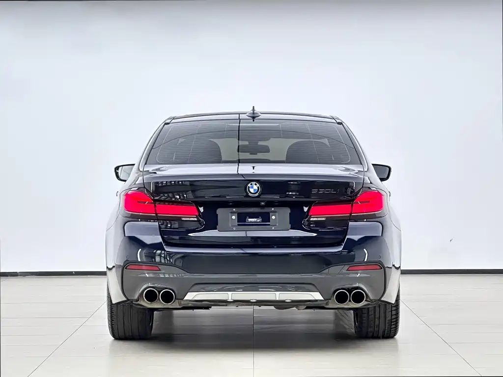 BMW 5 Series 2021 — фото 17