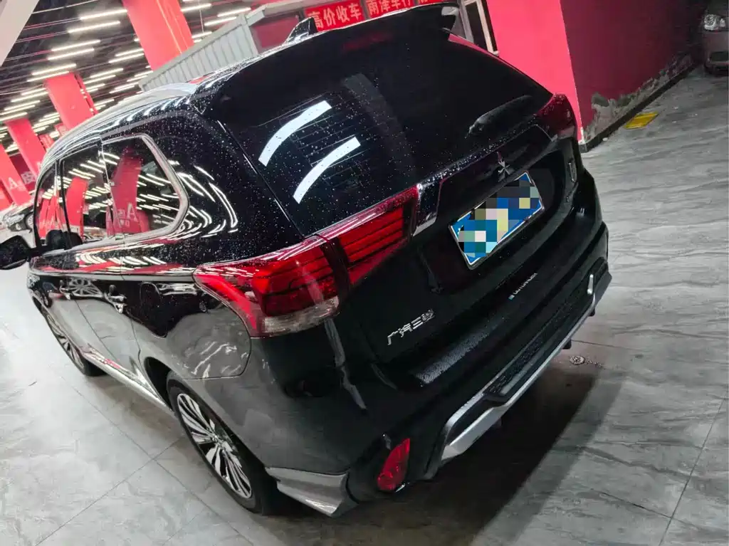 Mitsubishi Outlander 2021 — фото 5