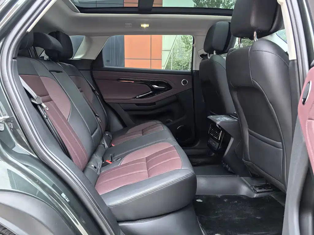 Land Rover Evoque 2025 — фото 10