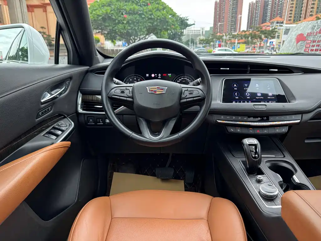 Cadillac XT4 2019 — фото 16
