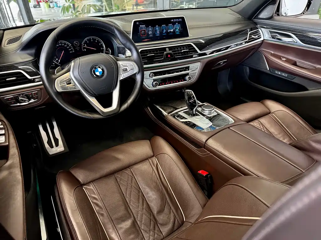BMW 7 Series 2017 — фото 4