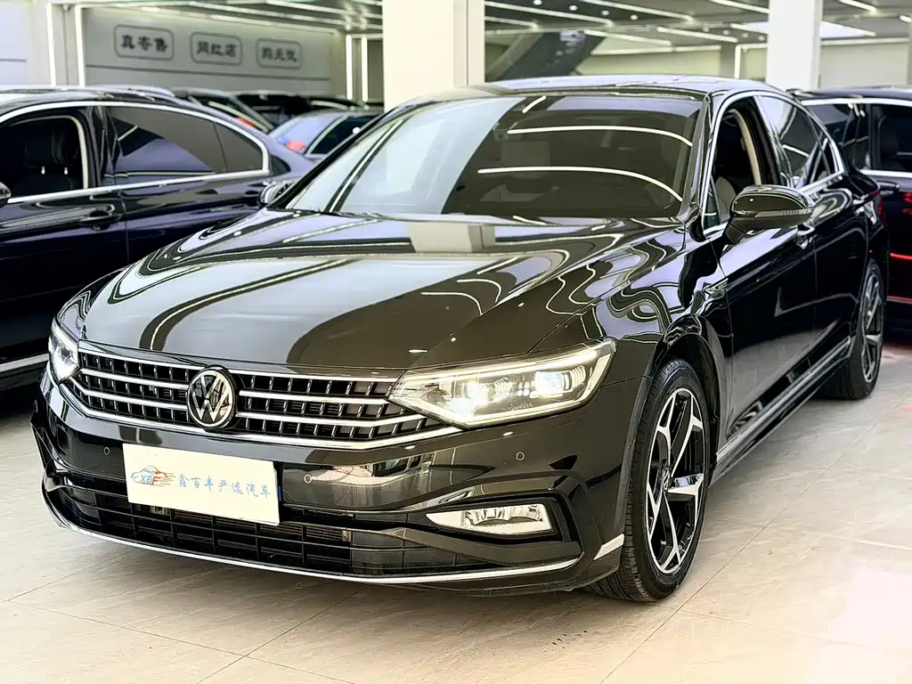 Volkswagen Magotan 2025