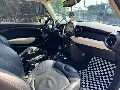 MINI MINI 2011