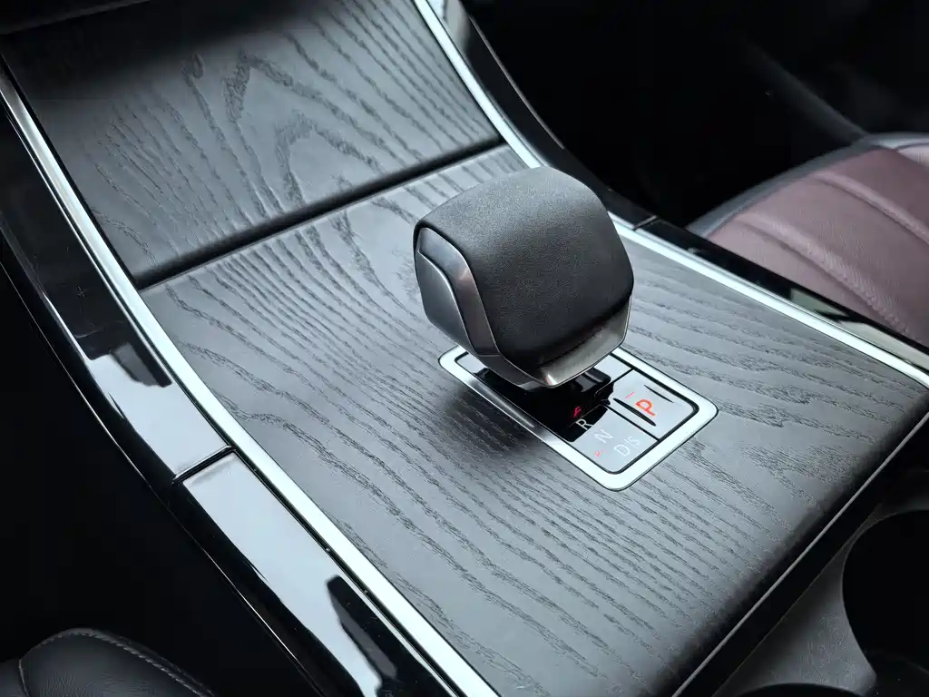Land Rover Evoque 2025 — фото 15
