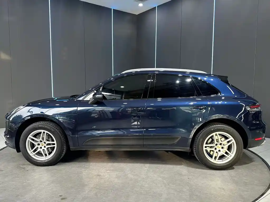 Porsche Macan 2021