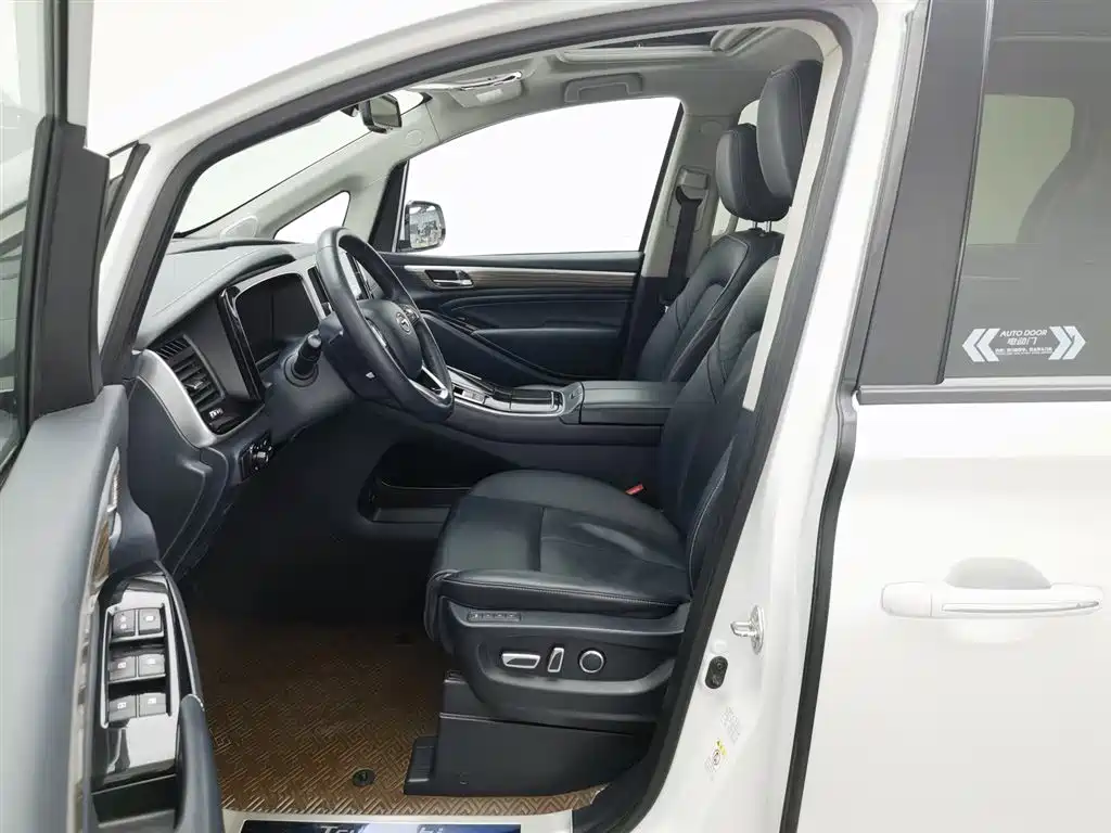 GAC Motor Trumpchi M8 2022 — фото 10