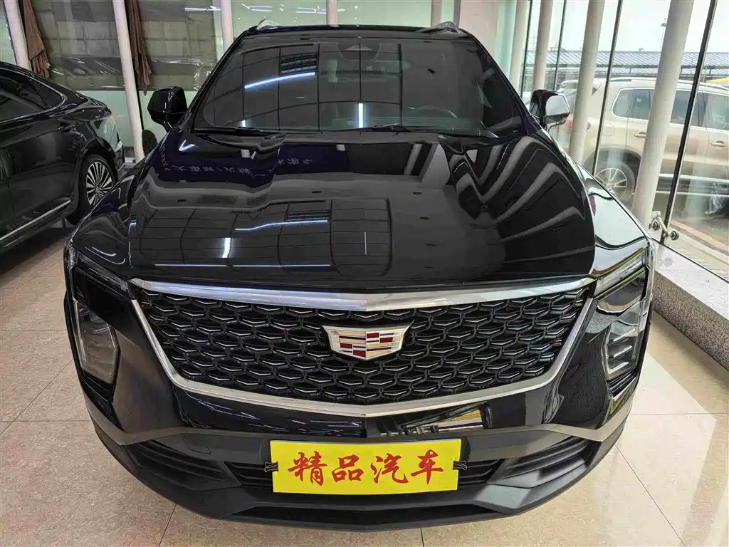 Cadillac XT4 2023 — фото 2