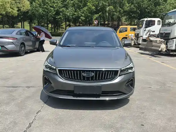 Geely Emgrand 2023