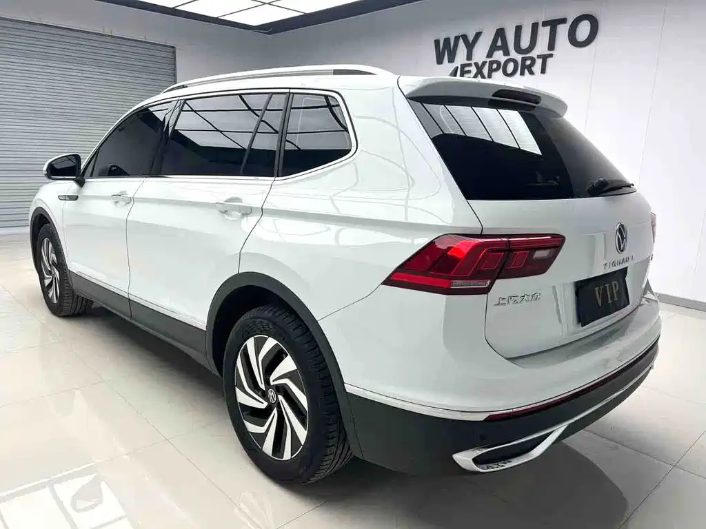 Volkswagen Tiguan L 2023 — фото 4