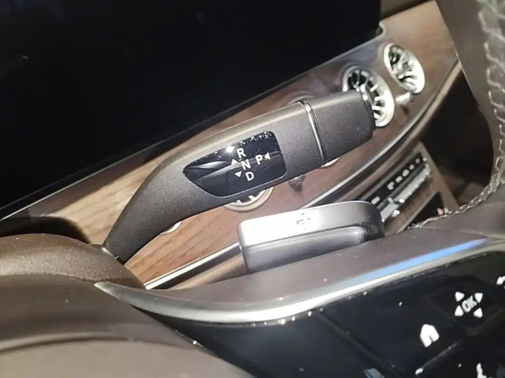 Mercedes-Benz E-Class 2023 — фото 21