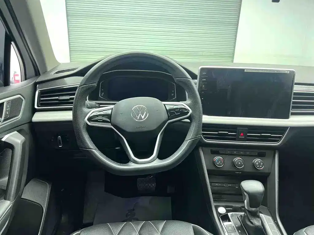 Volkswagen Tiguan L 2023 — фото 14