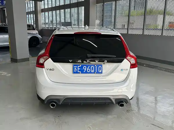Volvo V60 2015