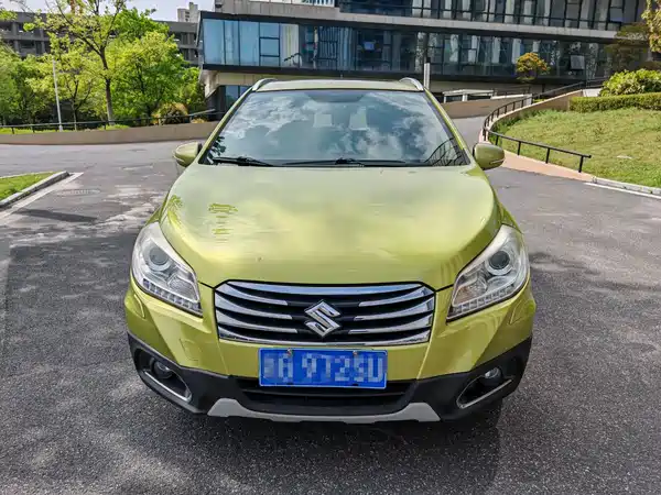 Suzuki S-Cross 2014