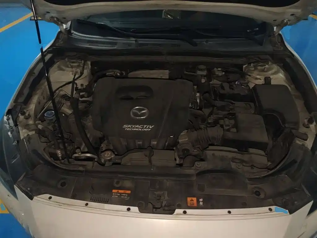 Mazda 3 Axela 2017 — фото 11