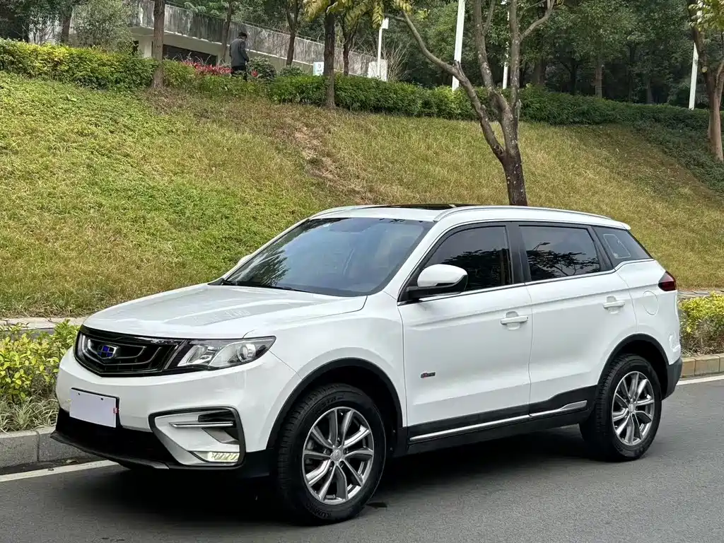 Geely Boyue 2018 — фото 1