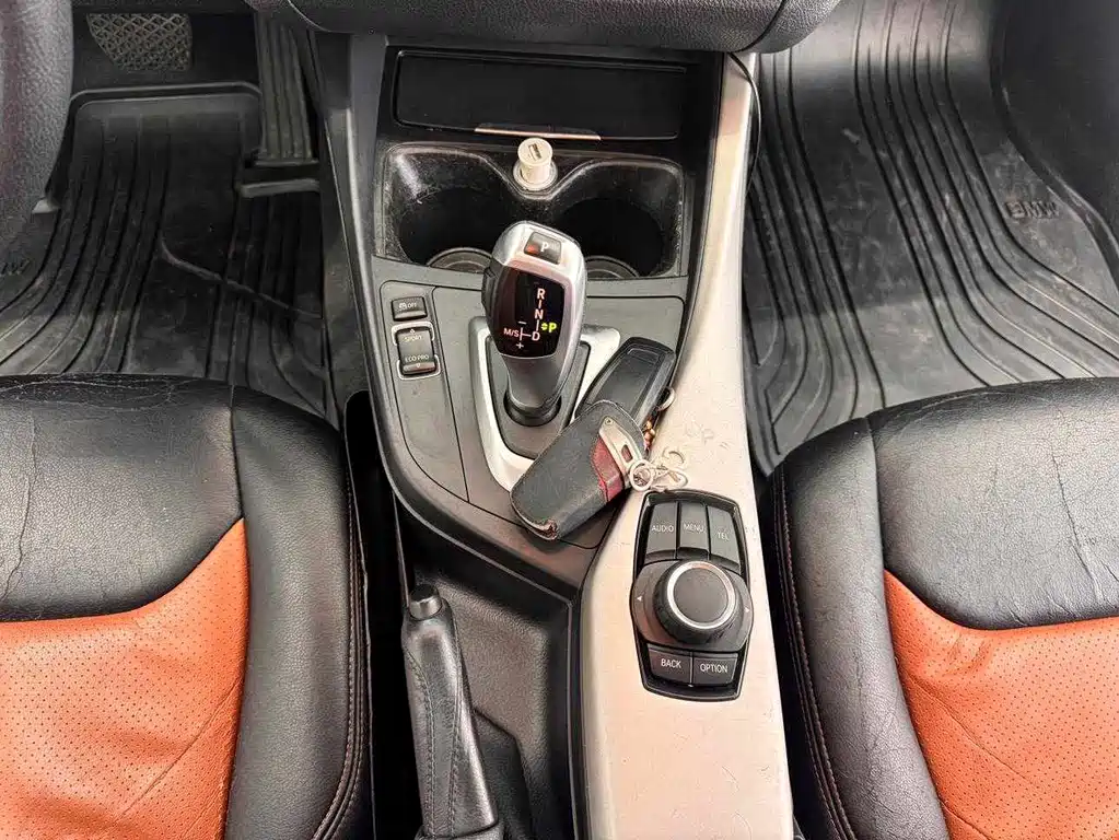 BMW 1 Series 2013 — фото 16