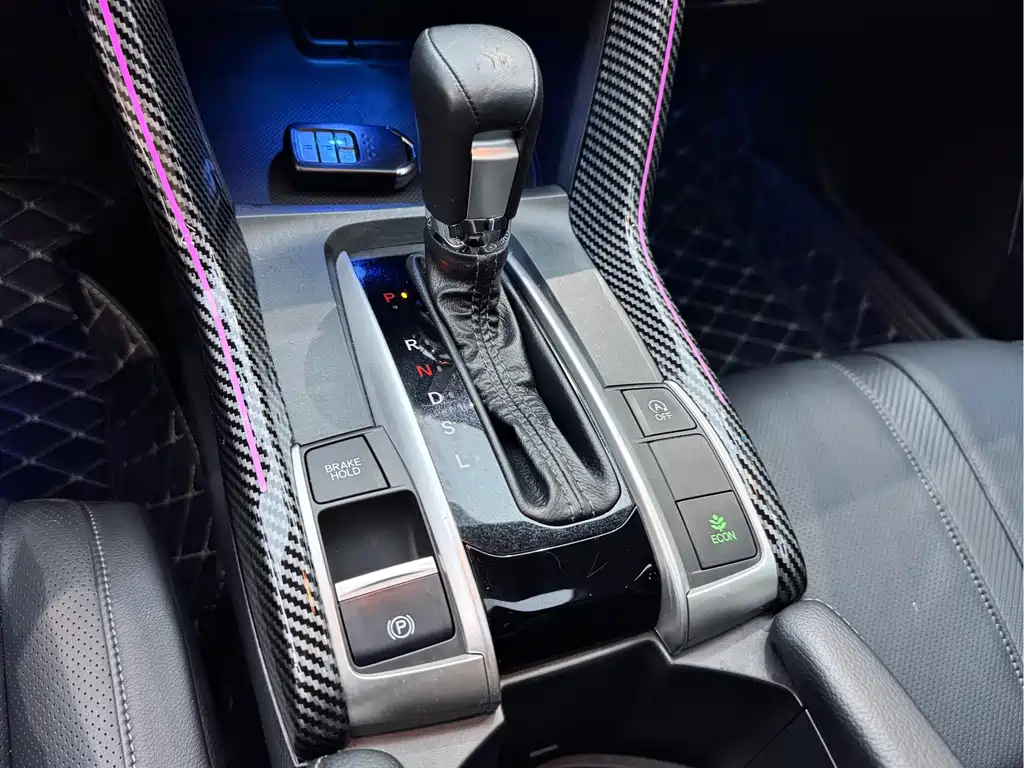 Honda Civic 2018 — фото 24