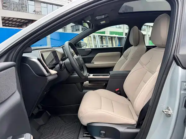 Volvo XC70 Plug-In Hybrid 2025