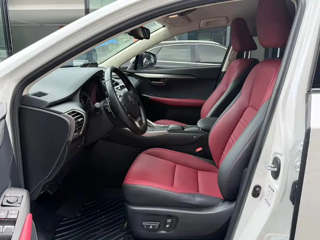 Lexus NX 2021