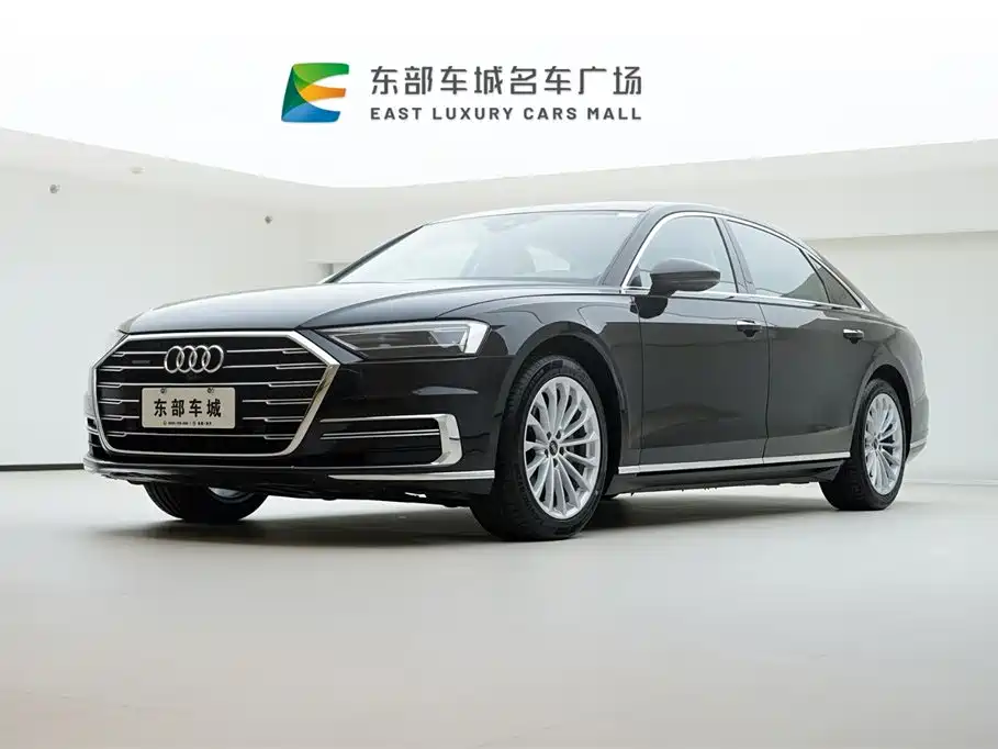 Audi A8 2021 — фото 1